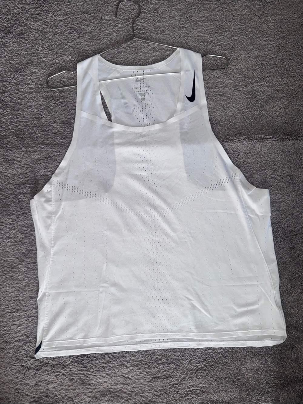 Nike AeroSwift Men's Dri-FIT ADV Running Singlet - Picture 3 of 4